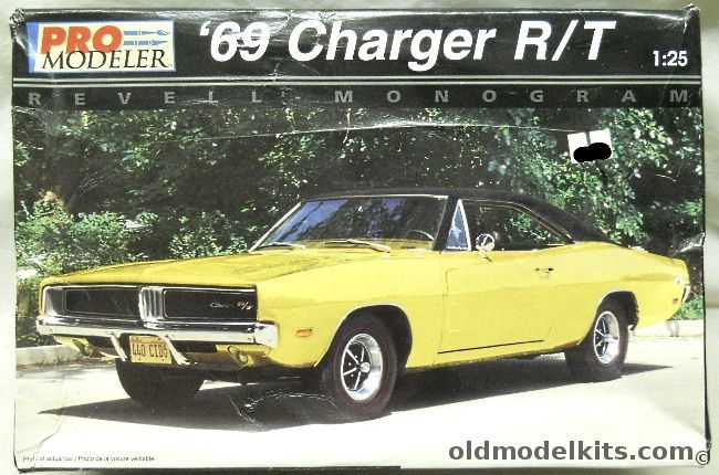 Monogram 1/24 1969 Dodge Charger R/T Pro Modeler, 85-5937 plastic model kit